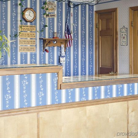 Americas Best Value Inn ווינצ'סטר מראה פנימי תמונה